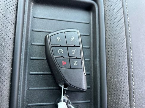 Used 2022 GMC Yukon SLT w/ SLT Luxury Package RWD image 35