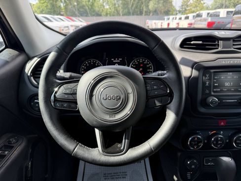 Used 2016 Jeep Renegade Latitude AWD/4WD image 23