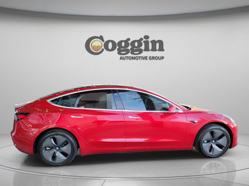 Used 2020 Tesla Model 3 Standard Range Plus image 4