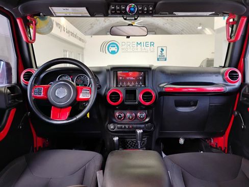 Used 2015 Jeep Wrangler Unlimited Sport w/ Connectivity Group AWD/4WD image 60