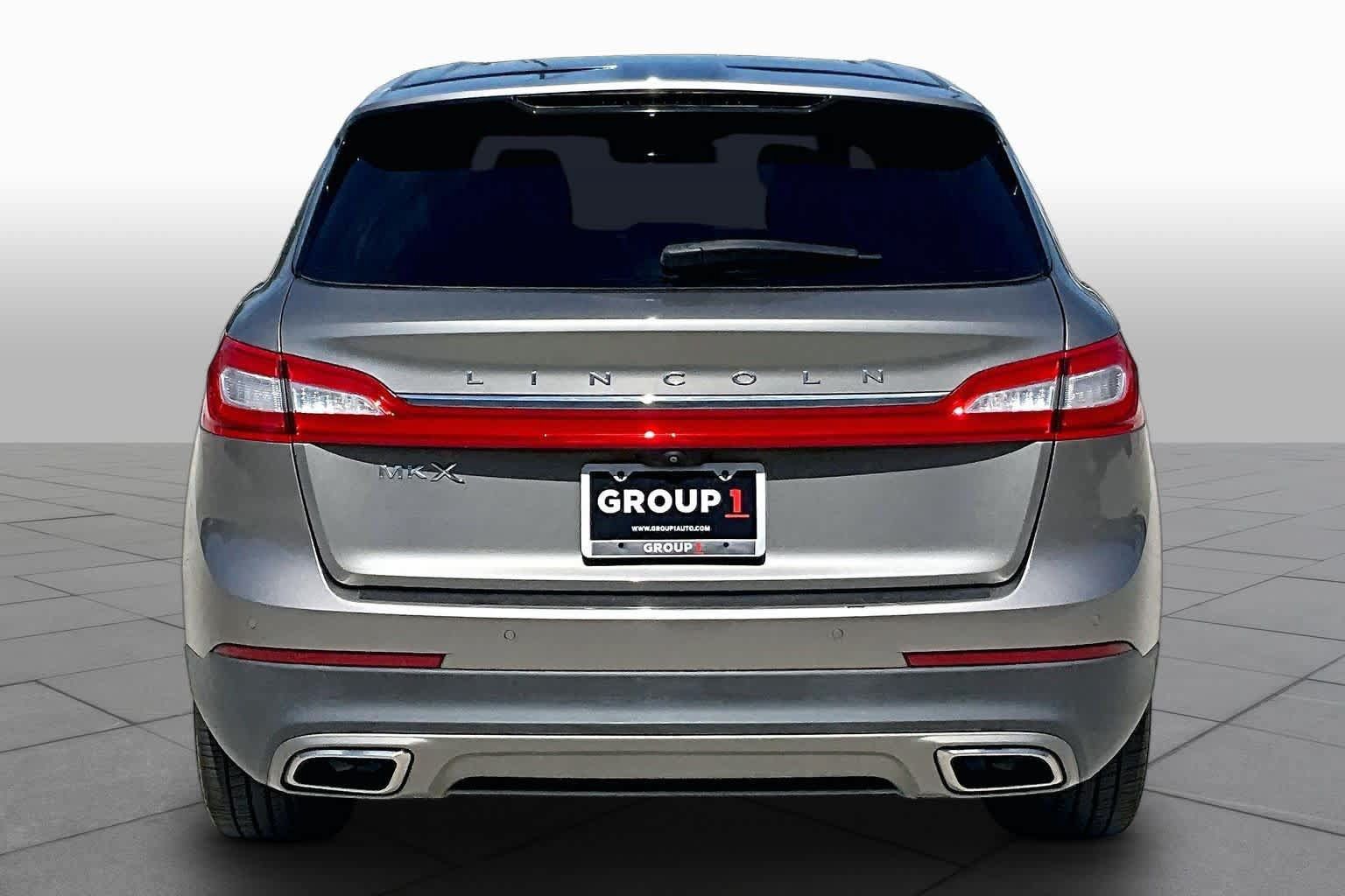 Used 2016 Lincoln MKX Reserve w/ Technology Package FWD image 5