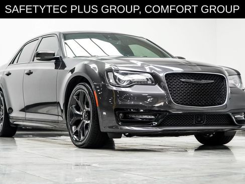 Used 2023 Chrysler 300 S w/ Comfort Group RWD image 4