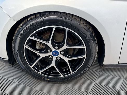 Used 2017 Ford Focus SEL image 32