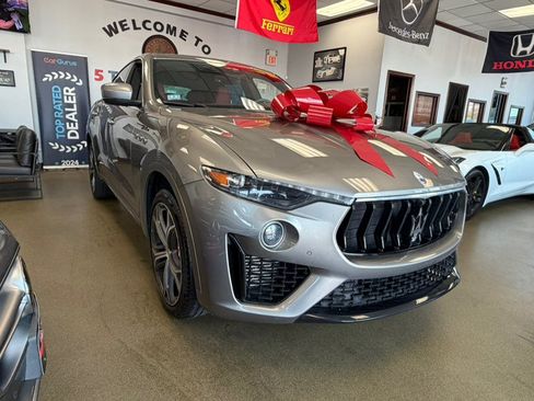 Used 2022 Maserati Levante Modena AWD/4WD image 2