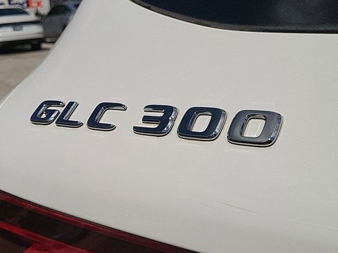 Used 2021 Mercedes-Benz GLC 300 4MATIC image 24