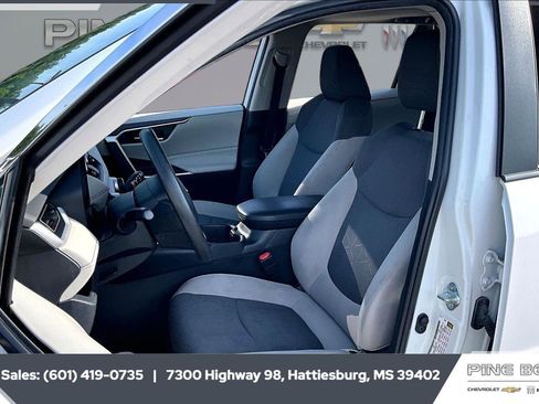 Used 2023 Toyota RAV4 XLE w/ Convenience Package FWD image 20