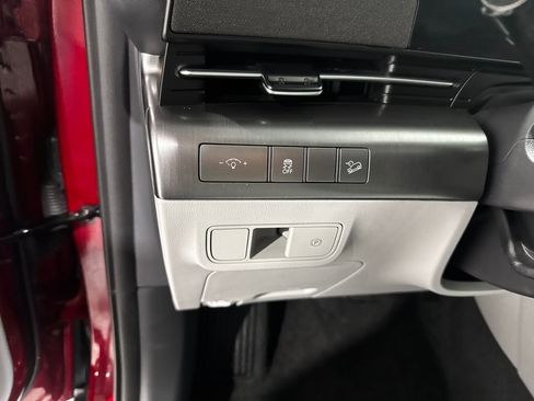 Used 2025 Hyundai Kona SEL FWD image 31