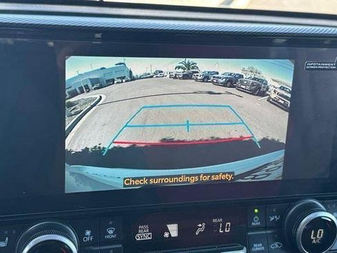 Used 2025 Toyota Highlander XSE image 27