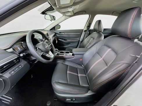 Certified 2025 Nissan Altima 2.5 SR image 4