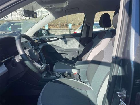 Used 2022 Volkswagen Taos S image 14