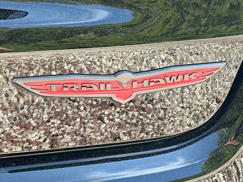 Used 2022 Jeep Compass Trailhawk w/ Trailhawk Convenience Group AWD/4WD image 13