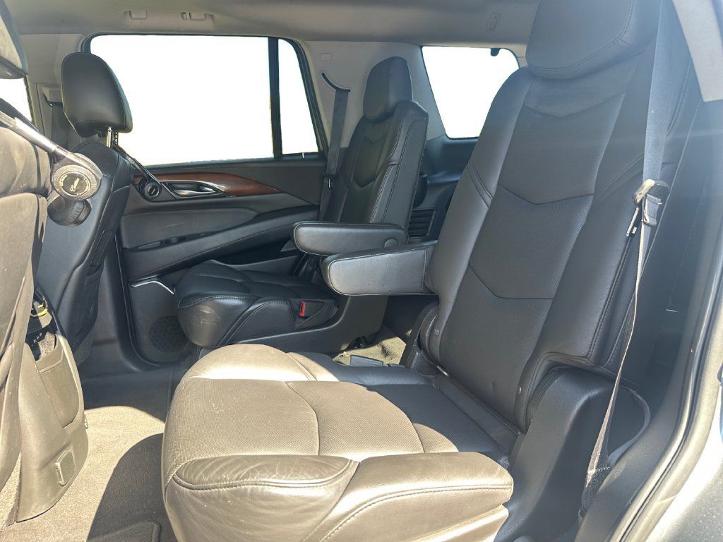 Used 2019 Cadillac Escalade Premium Luxury AWD/4WD image 11