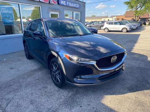 Used 2018 MAZDA CX-5 Touring w/ Preferred Equipment Package AWD/4WD image 3