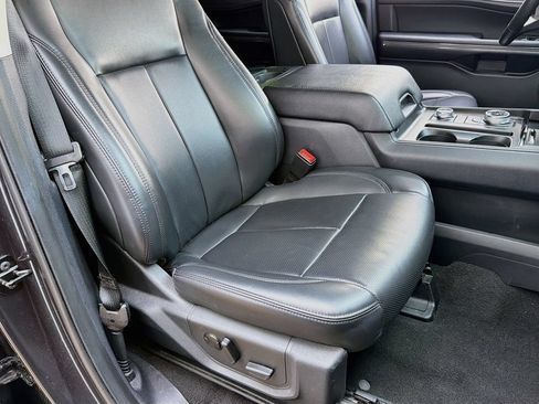 Used 2024 Ford Expedition Max XLT AWD/4WD image 30