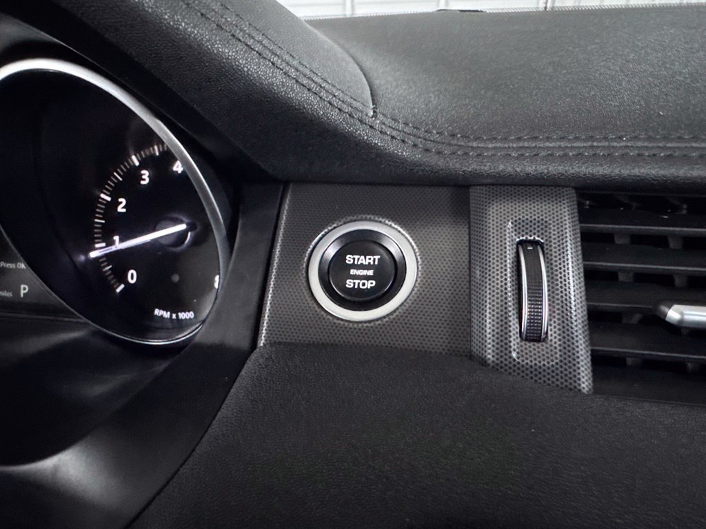 Used 2019 Land Rover Range Rover Evoque AWD/4WD image 34