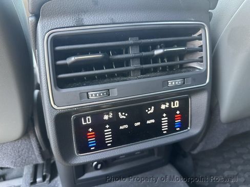 Used 2022 Audi Q8 Premium Plus AWD/4WD image 24