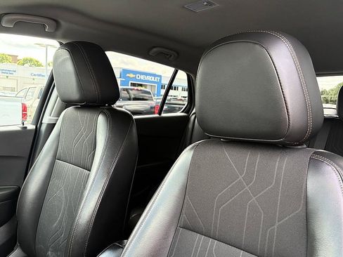 Used 2021 Chevrolet Trax LT w/ Driver Confidence Package FWD image 17