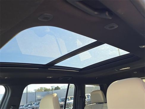 New 2025 Jeep Grand Cherokee L Limited image 10