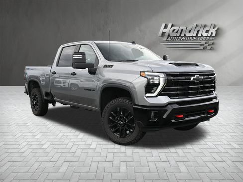 Used 2026 Chevrolet Silverado 2500 LT w/ Trail Boss Package AWD/4WD image 2