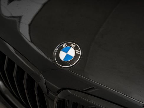 Used 2023 BMW X5 xDrive40i w/ M Sport Package image 3