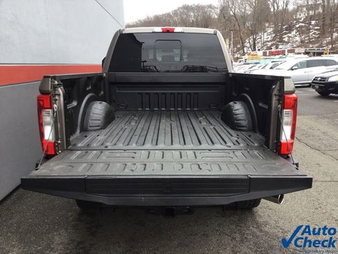 Used 2019 Ford F250 XLT w/ XLT Premium Package image 12
