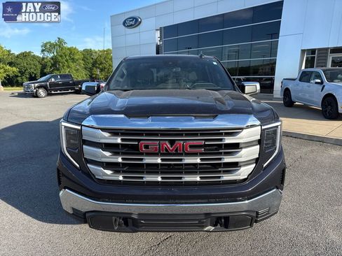 Used 2025 GMC Sierra 1500 SLE AWD/4WD image 9