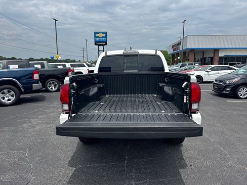 Used 2019 Toyota Tacoma SR w/ SR Convenience Package RWD image 19
