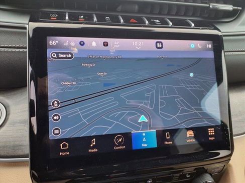 Used 2024 Jeep Grand Cherokee Limited image 16