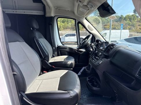 Used 2025 RAM ProMaster 2500 w/ Convenience Group FWD image 14
