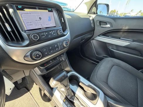 Used 2018 Chevrolet Colorado LT AWD/4WD image 15