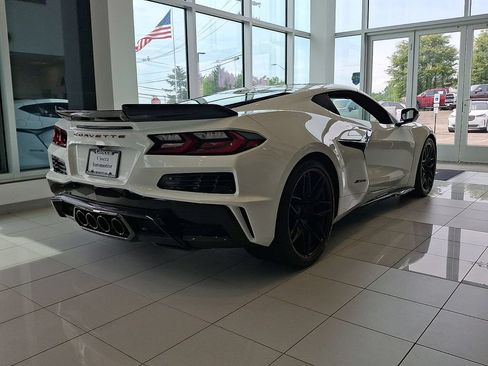Used 2026 Chevrolet Corvette Z06 w/ Stealth Interior Trim Package RWD image 8