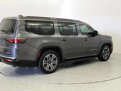 Used 2022 Jeep Wagoneer Series III w/ Convenience Group I AWD/4WD image 7