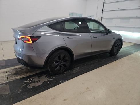 Used 2025 Tesla Model Y Long Range image 14