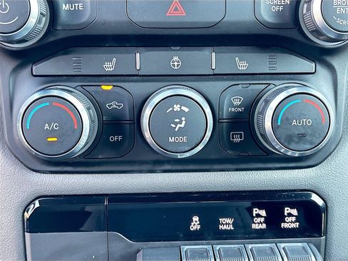 Used 2022 RAM 1500 Big Horn AWD/4WD image 15