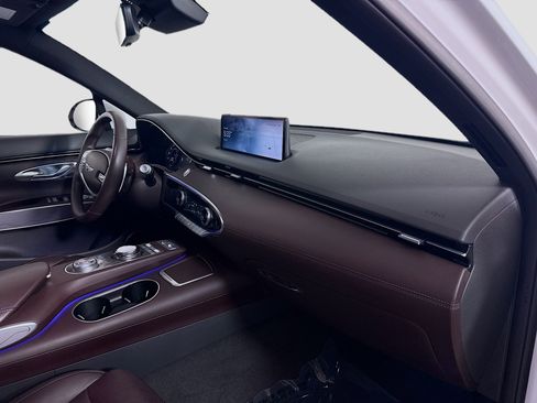 Used 2023 Genesis GV70 2.5T w/ Advanced Package image 30