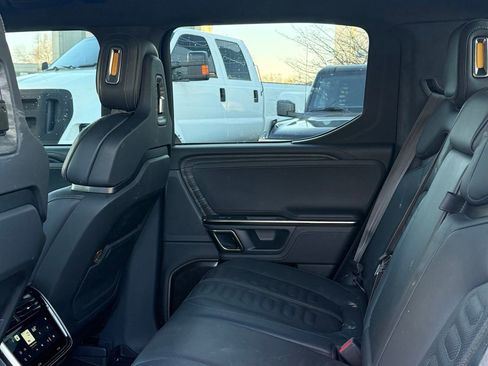 Used 2022 Rivian R1T Adventure image 10