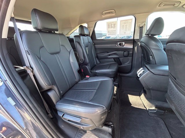 Used 2025 Kia Sorento EX AWD/4WD image 38