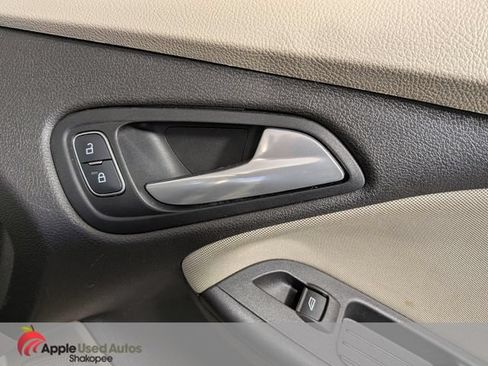 Used 2015 Ford Focus SE w/ SE Cold Weather Package FWD image 35