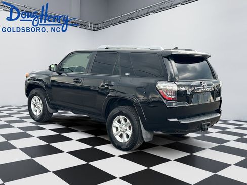 Used 2014 Toyota 4Runner SR5 AWD/4WD image 3