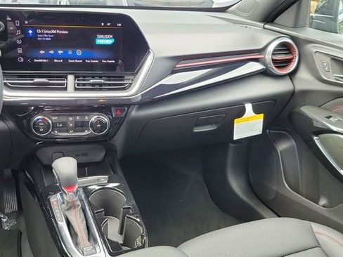 Used 2026 Chevrolet Trax RS FWD image 17