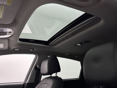 Used 2021 Hyundai Kona Limited w/ Cargo Package image 5