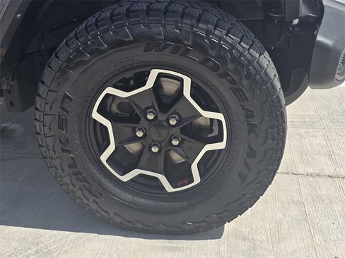 Used 2023 Jeep Wrangler Unlimited Rubicon image 10