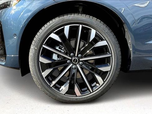 New 2026 Volvo XC60 B5 Ultra w/ Protection Package Premier AWD/4WD image 12