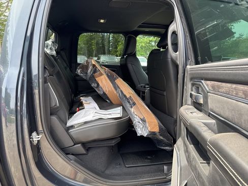 New 2026 RAM 2500 Laramie AWD/4WD image 24