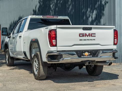 Used 2024 GMC Sierra 2500 Pro w/ Convenience Package AWD/4WD image 4