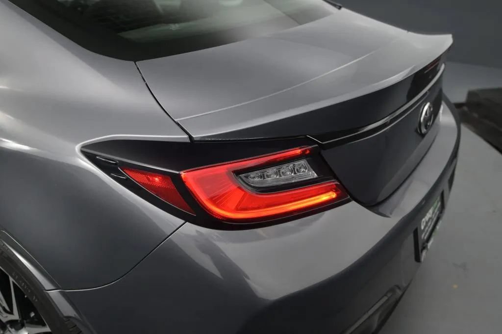 Used 2022 Toyota GR86 w/ ALL Weather Mat Package (TMS) RWD image 13
