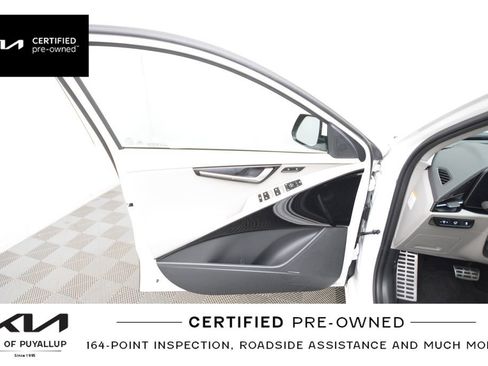Certified 2023 Kia Niro Wave w/ Wave Preserve Package image 10