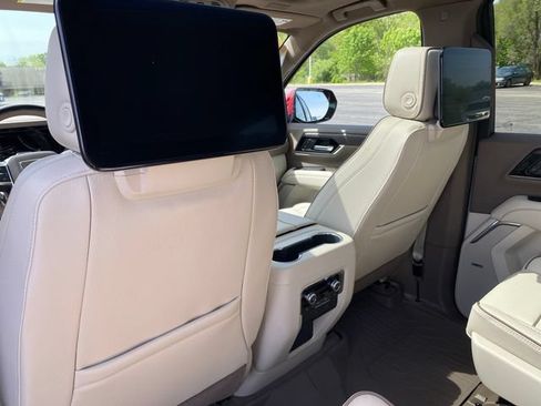 Certified 2026 GMC Yukon Denali w/ Denali Reserve Package AWD/4WD image 22