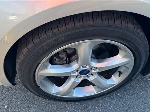Used 2016 Ford Fusion SE AWD/4WD image 25