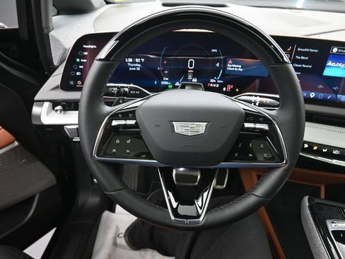 Used 2026 Cadillac Optiq Sport 2 AWD/4WD image 9